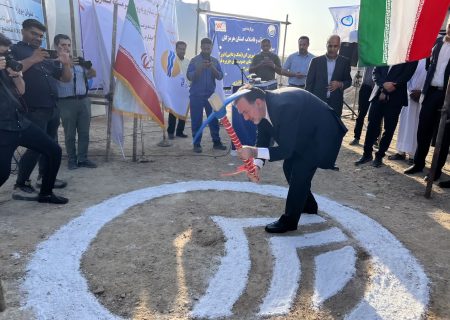 کلنگ ساخت آب‌شیرین‌کن ۴۵۰۰ مترمکعبی تورگان به زمین زخورد