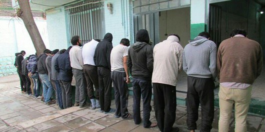 ۳۲ معتاد متجاهر در قشم دستگیر شدند