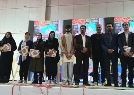 رونمایی از بیست جلد کتاب در قشم