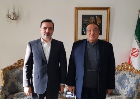 امضای تفاهمنامه سازمان منطقه آزاد قشم و وزارت امور خارجه جمهوری اسلامی ایران/ قطار دیپلماسی در قشم شتاب می‌گیرد