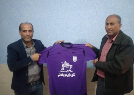 رونمایی از لباس جدید داوران لیگ برتر فوتبال قشم