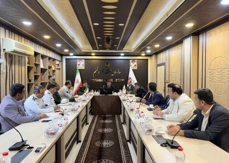 هم افزایی دستگاه های نظامی و انتظامی قشم به منظور تامین امنیت گردشگران