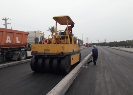 انجام 6 هزارمترمربع روکش آسفالت در شهر قشم