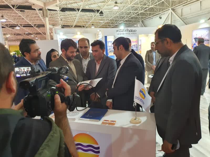 بازدید مشاور رییس جمهور و استاندار هرمزگان از غرفه منطقه آزاد قشم در اکسپو ۲۰۲۳ ایران