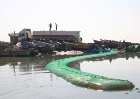 کشف ۲۰۵هزار لیتر سوخت قاچاق حاصل تلاش مرزبانان میناب و قشم