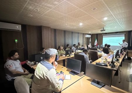 برگزاری دوره‌های تخصصی به منظور ارتقای تخصص و توانمندی کارکنان آتش‌نشانی منطقه آزاد قشم