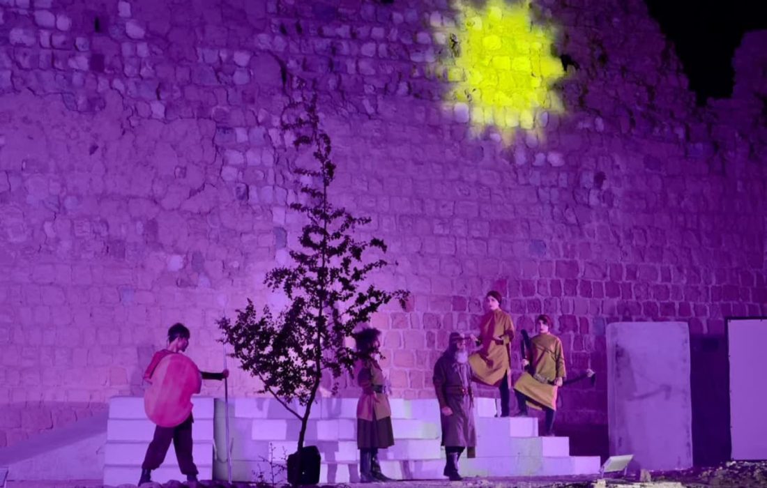 اجرای نمایش باستانی کیخسرو در قلعه تاریخی شهر قشم