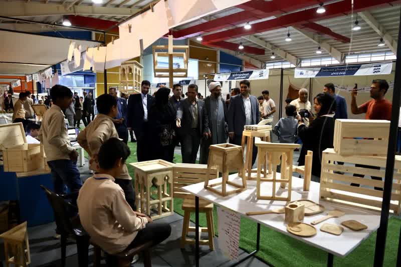 نقش هنرستان‌ها در تبدیل دانش به توانش/برند قشم با عناصر هویتی پررنگ‌تر می‌شود