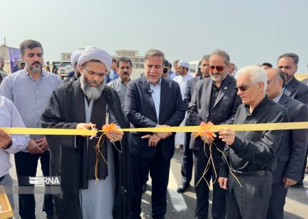 بزرگراه توحید قشم با حضور معاون وزیر راه افتتاح شد