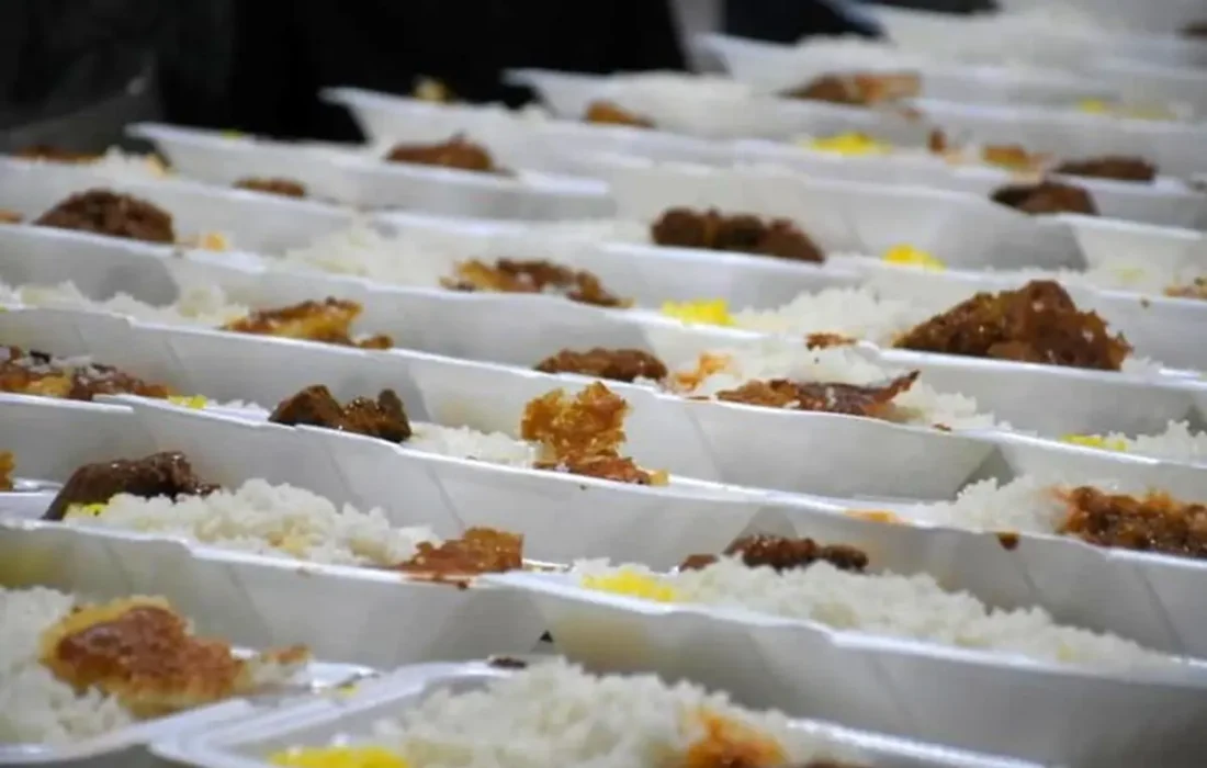 طبخ ۲۰ هزار دست غذای گرم در سردشت بشاگرد