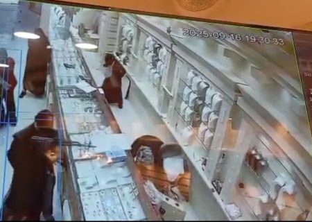 دستگاه امنیتی قشم با تمام توان در حال پیگیری دستگیری سارقان مسلح طلافروشی درگهان است