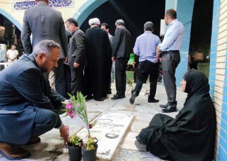 گلزار شهدای قشم عطرافشانی شد