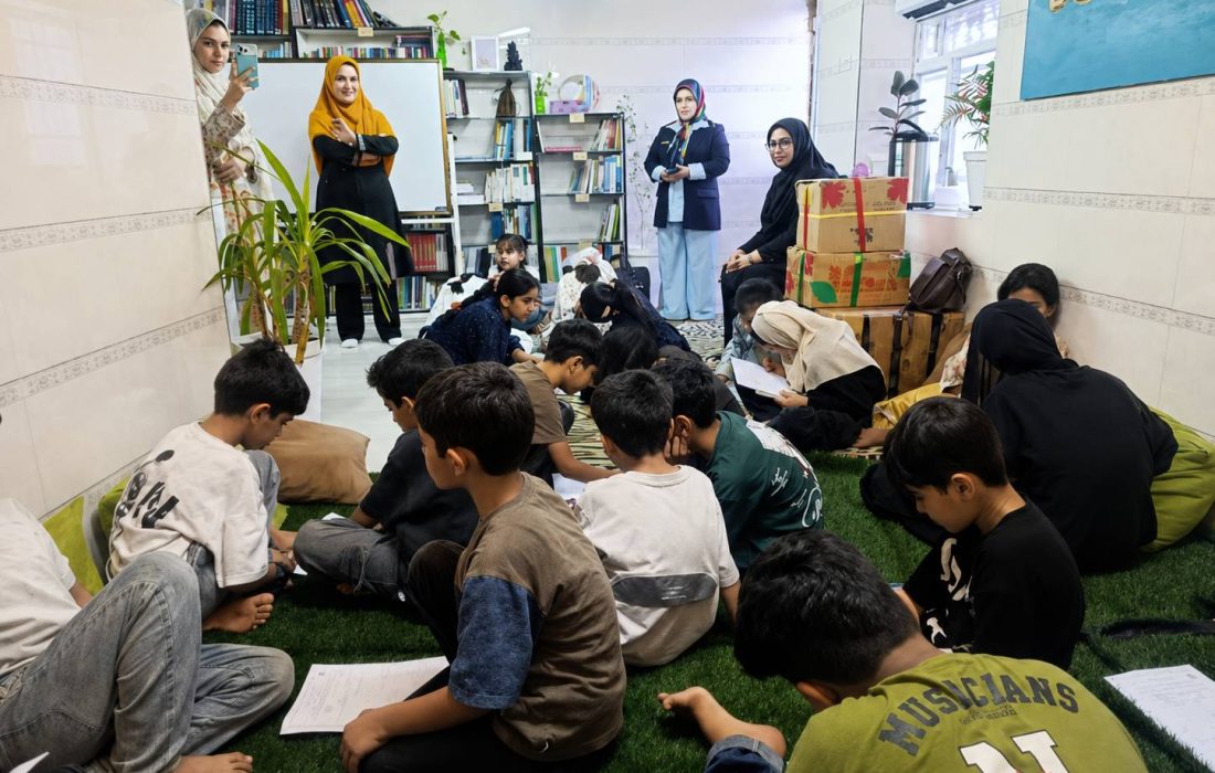 دخترانِ مانا